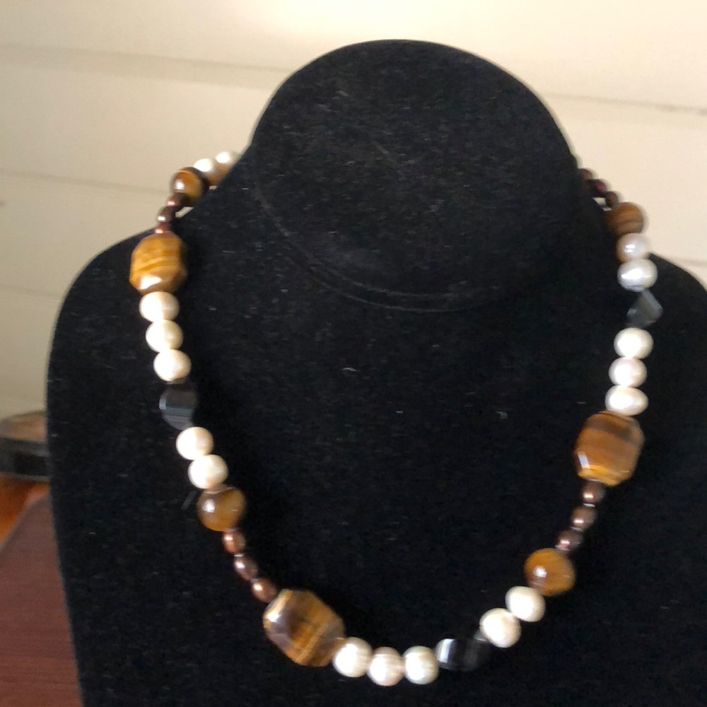 Semi-precious stone necklace